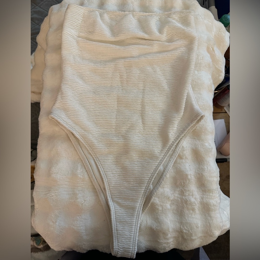 Rumer the label white strapless swimsuit- M - Picture 3 of 12